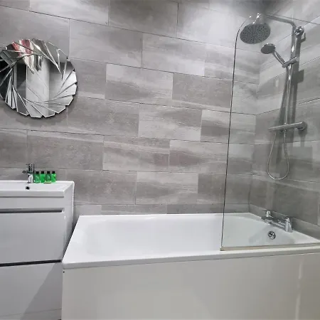 Holiday home *a!s* Setup For Your Amazing Relaxed + Free Parking + Free Fast Wifi * *