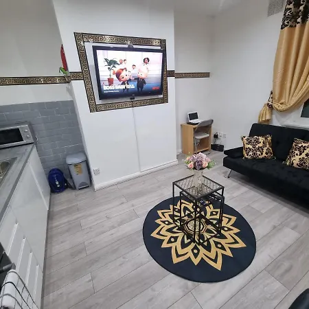 Holiday home *a!s* Setup For Your Amazing Relaxed + Free Parking + Free Fast Wifi * *